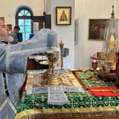 Епископ Феогност совершил Божественную Литургию в храме во имя Трех Святителей г. Нижняя Тура