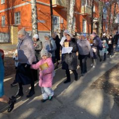 Крестный ход в г. Нижняя Тура накануне престольного праздника храма в честь Покрова Пресвятой Богородицы!