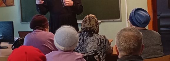 Продолжаются занятия в Воскресной школе «Благовест» при храме в честь святых Апостолов Петра и Павла