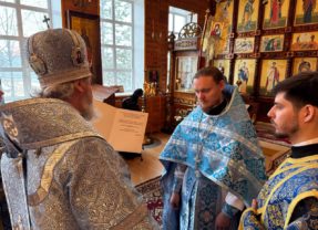 Епископ Феогност совершил Божественную Литургию в праздник Благовещения Пресвятой Богородицы