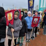 Воспитанники воскресной школы города Волчанска приняли участие в детском крестном ходе в городе Краснотурьинск