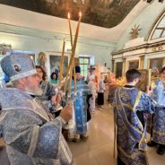 Божественная Литургия в храме в честь Казанской иконы Божией Матери города Карпинска