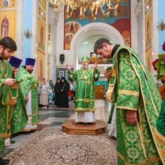 Престольный праздник в Краснотурьинске: епископ Серовский и Краснотурьинский Феогност совершил Божественную литургию в храме преподобного Максима Исповедника