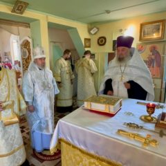 Епископ Серовский и Краснотурьинский Феогност совершил всенощное бдение в храме апостола Андрея Первозванного (пос. Лобва)