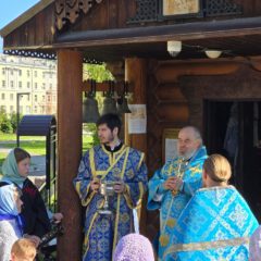 Епископ Феогност совершил Божественную литургию в храме святого великомученика Георгия Победоносца