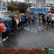 День солидарности в борьбе с терроризмом молодежь Серова отметила ежегодной акцией «Капля жизни»