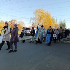 Крестный ход в г. Нижняя Тура в честь престольного праздника Храма Покрова Пресвятой Богородицы