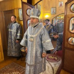В праздник Покрова Пресвятой Богородицы епископ Серовский и Краснотурьинский Феогност совершил Божественную литургию в храме Покрова Пресвятой Богородицы посёлка Вятчино