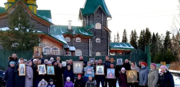 В преддверии Дня народного единства прихожане храма из г. Новая Ляля отправили на передовую очередную партию гуманитарного груза