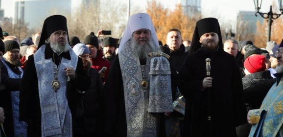 Божественная Литургия в Троицком соборе Екатеринбурга: совместное служение архипастырей