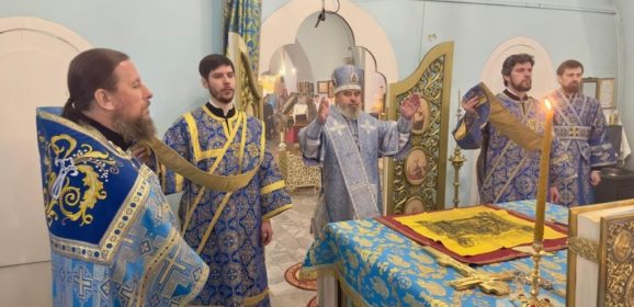 Праздник Введения во Храм Пресвятой Богородицы в Карпинске