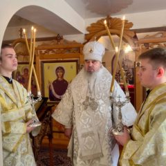 Божественная Литургия в храме святой великомученицы Екатерины посёлка Покровск‑Уральский